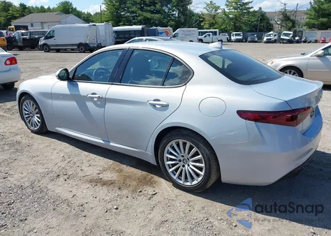 2022 Alfa Romeo Giulia Sprint Rwd z USA, uszkodzony, nr VIN ZARFAMAN9N7664570